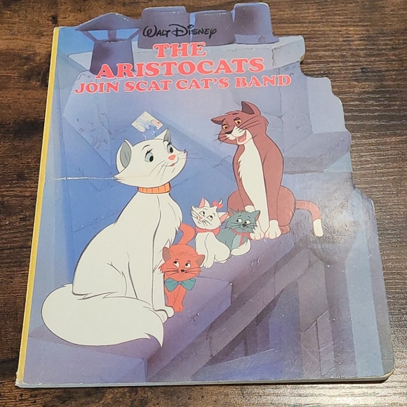 Lot of 4 vintage Walt Disney books. - Picture 11 of 13